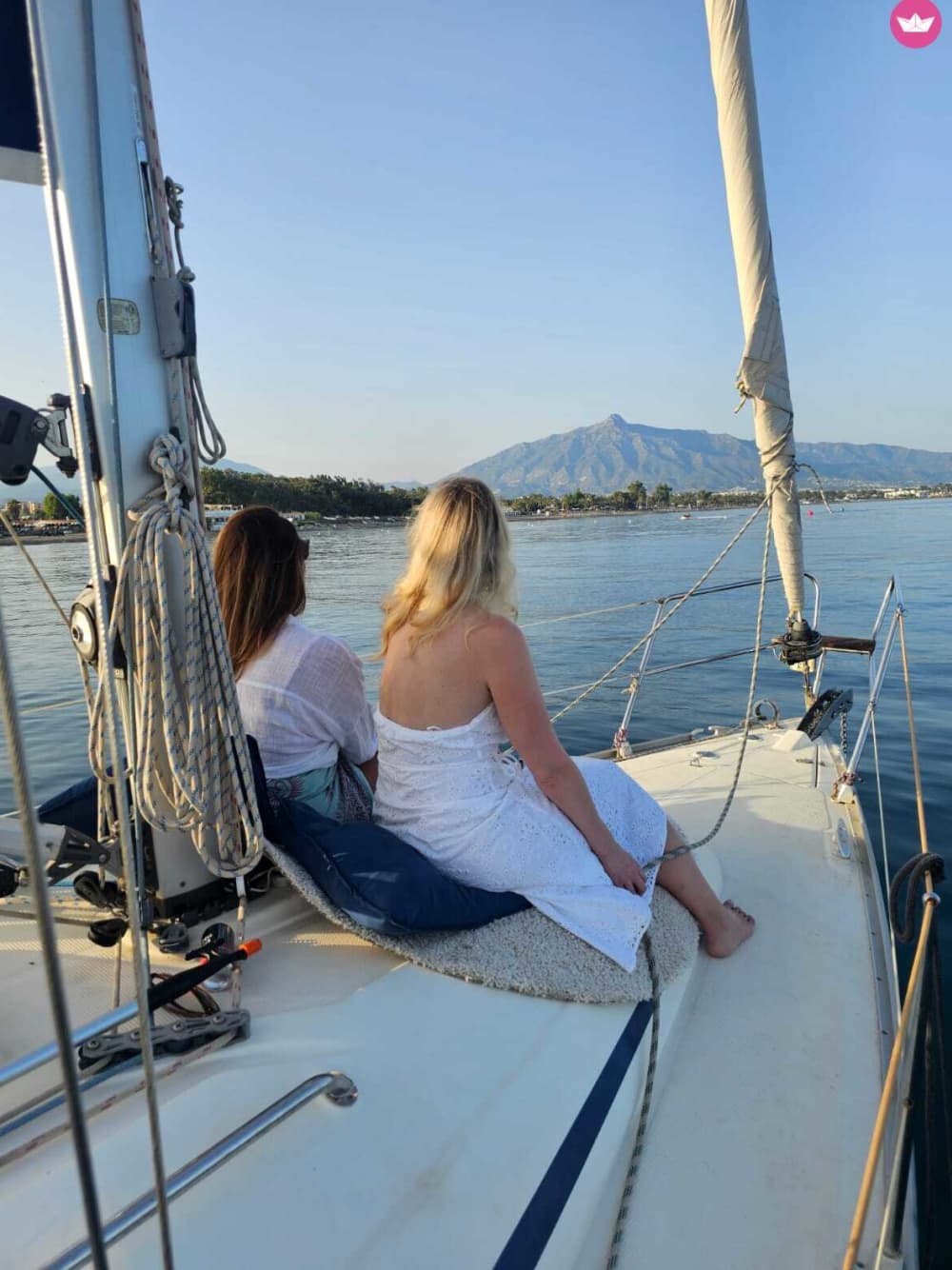 Drie uur durende privézeiltocht langs de kust van Marbella