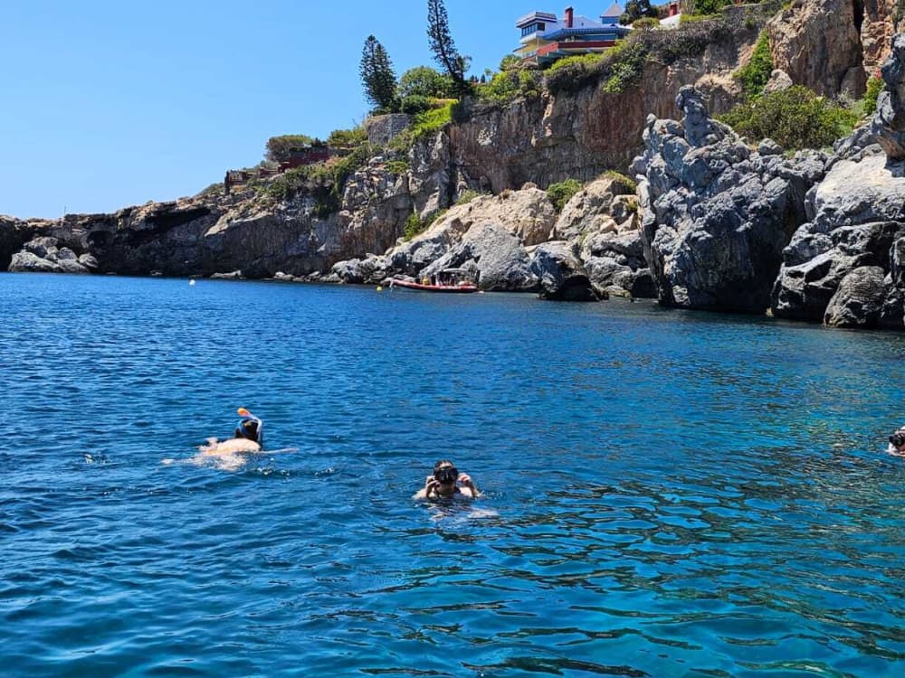 Drie uur durende privézeiltocht langs de kust van Marbella