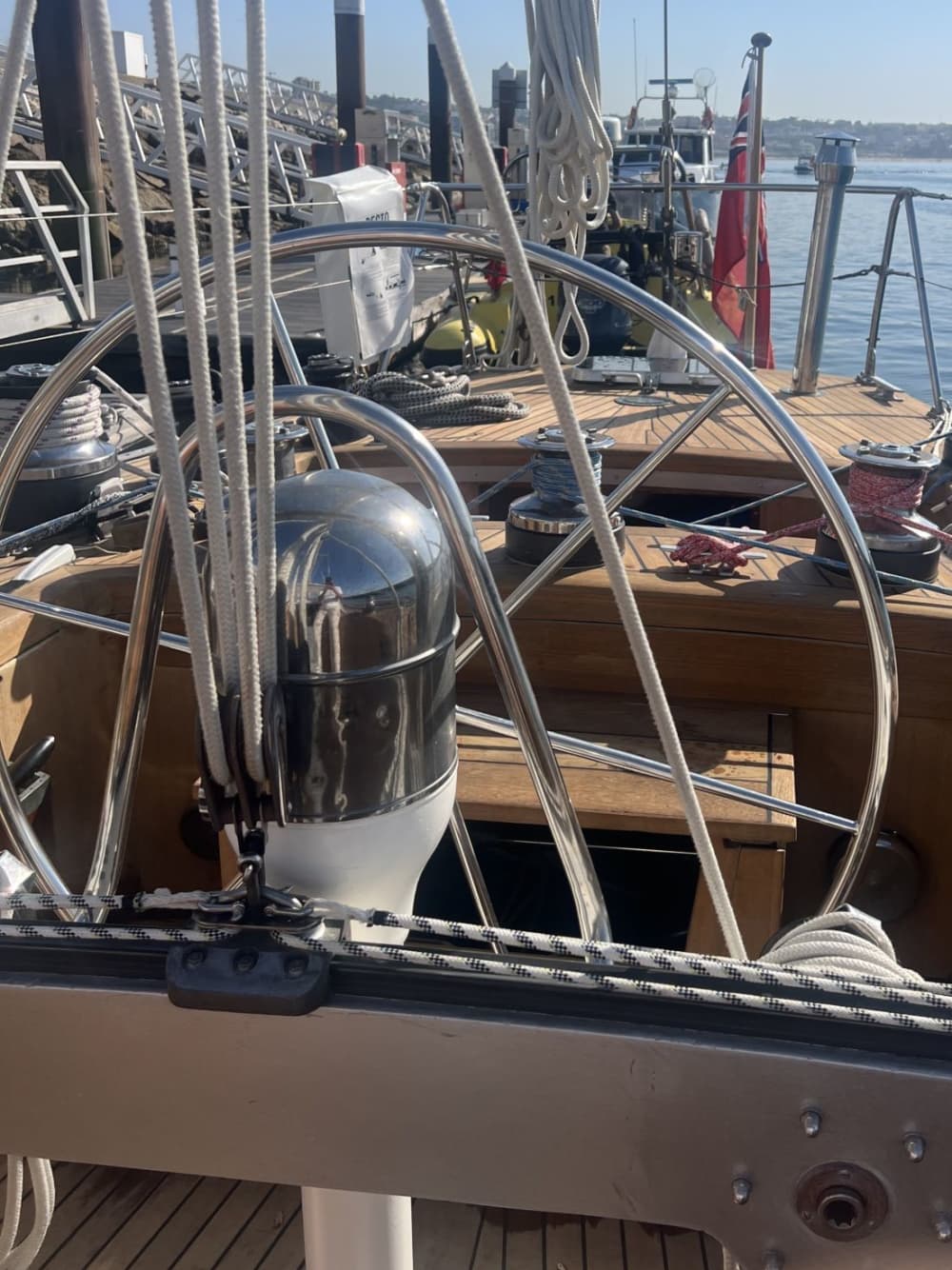 Chárter de lujo de medio día: ¡Explora la costa desde Puerto Banús con estilo!