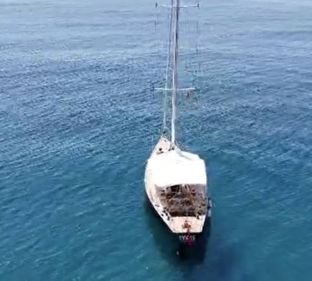 Full-Day Puerto Banús Yacht Charter