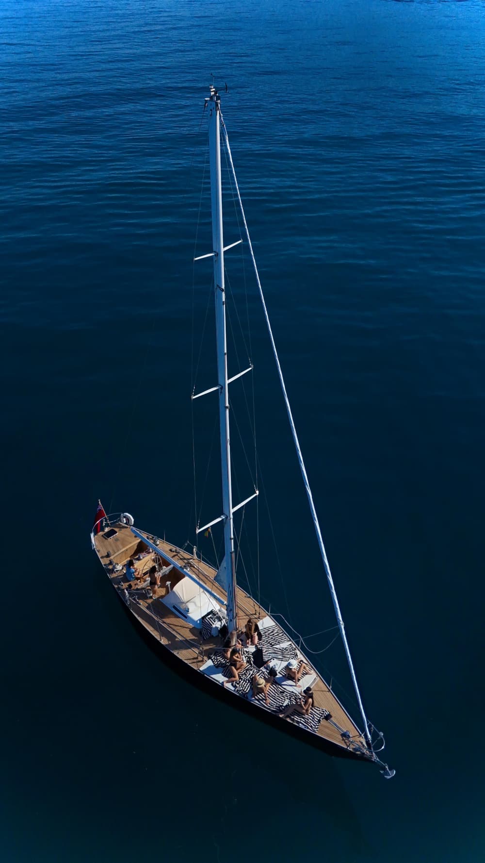 Full-Day Puerto Banús Yacht Charter