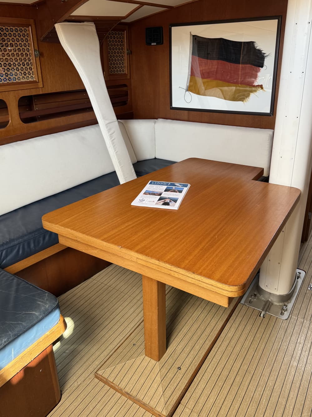 Full-Day Puerto Banús Yacht Charter