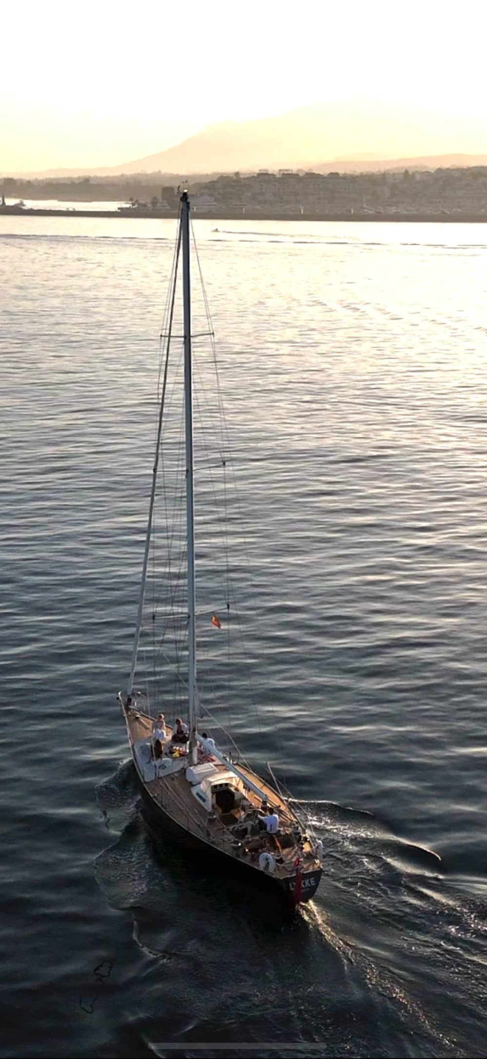 Full-Day Puerto Banús Yacht Charter