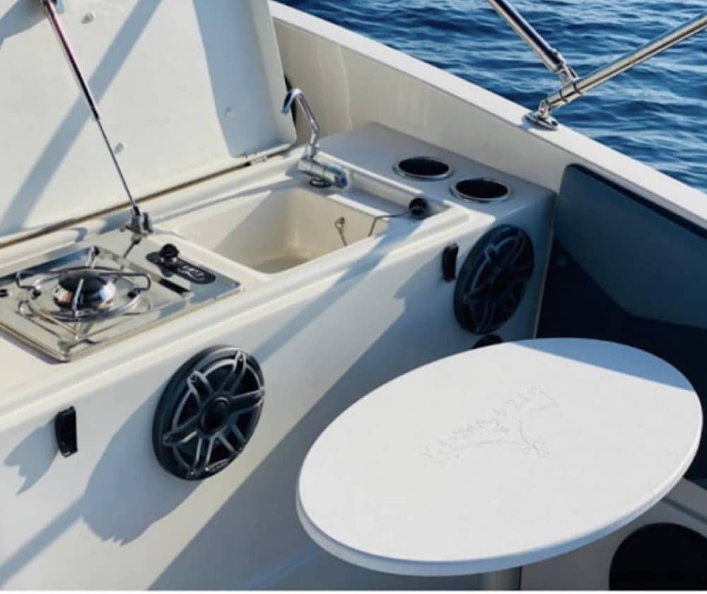 Koppla av på en motorbåt i Milazzo i 4 timmar