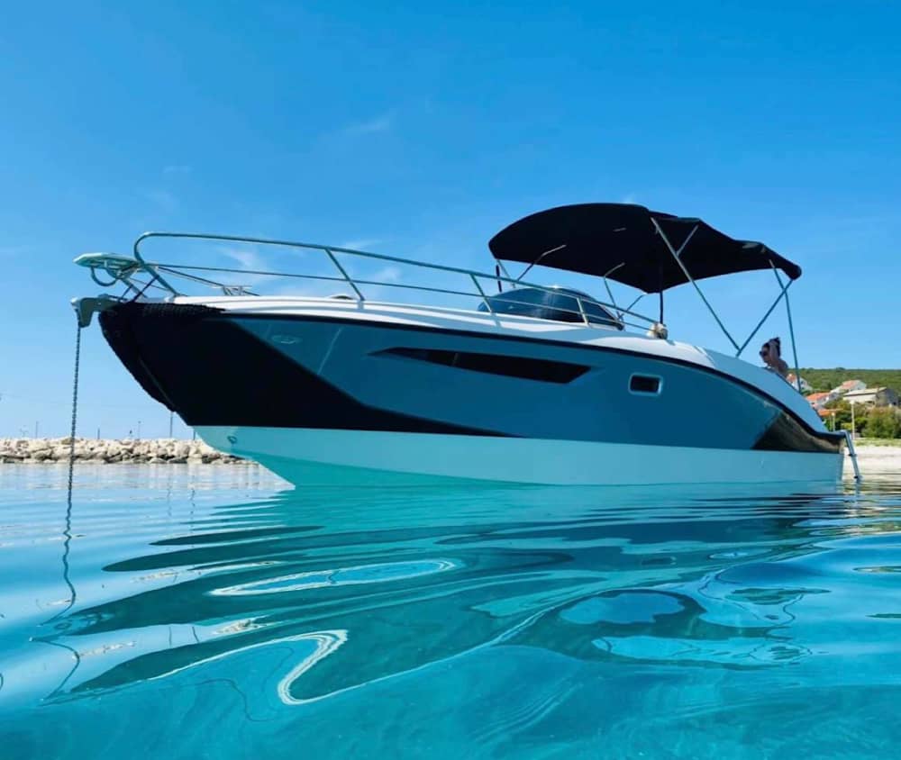 Koppla av på en motorbåt i Milazzo i 4 timmar