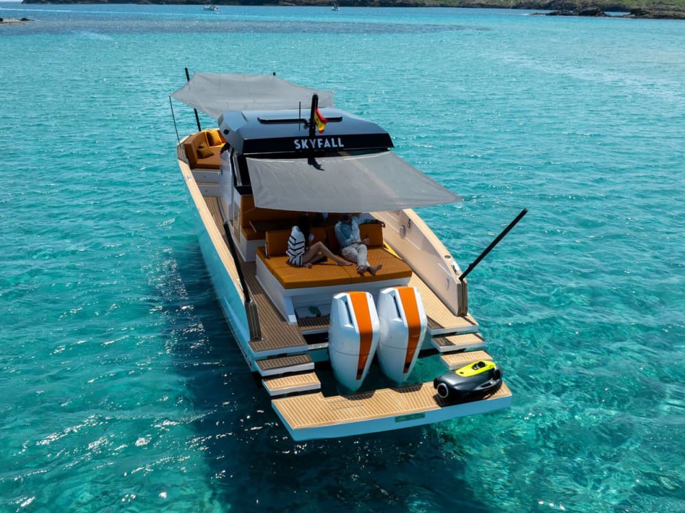 Båtdag på Menorca med bad och avkoppling