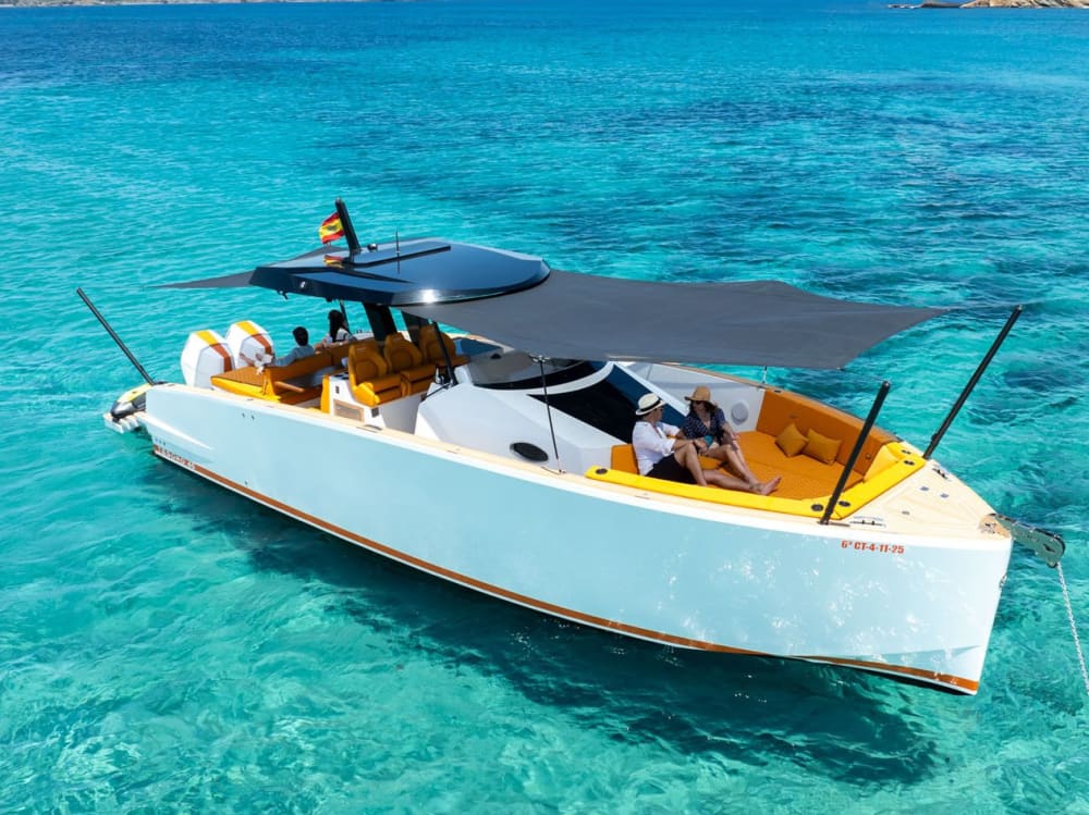 Båtdag på Menorca med bad och avkoppling