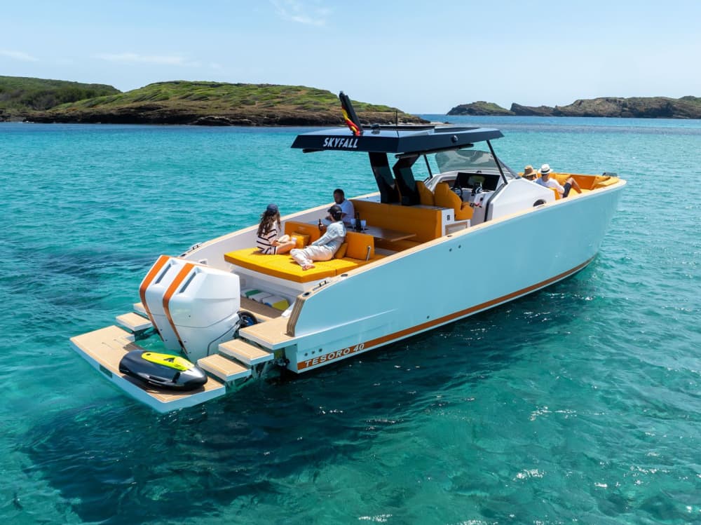 Båtdag på Menorca med bad och avkoppling