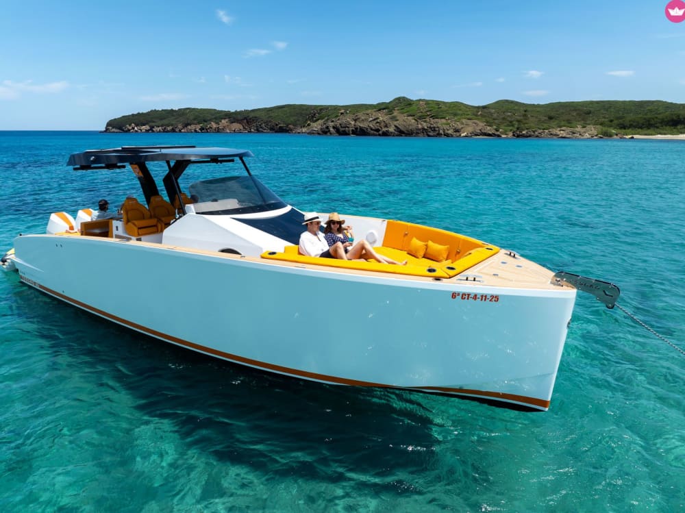 Båtdag på Menorca med bad och avkoppling