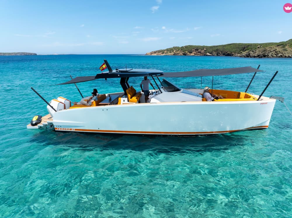 Båtdag på Menorca med bad och avkoppling