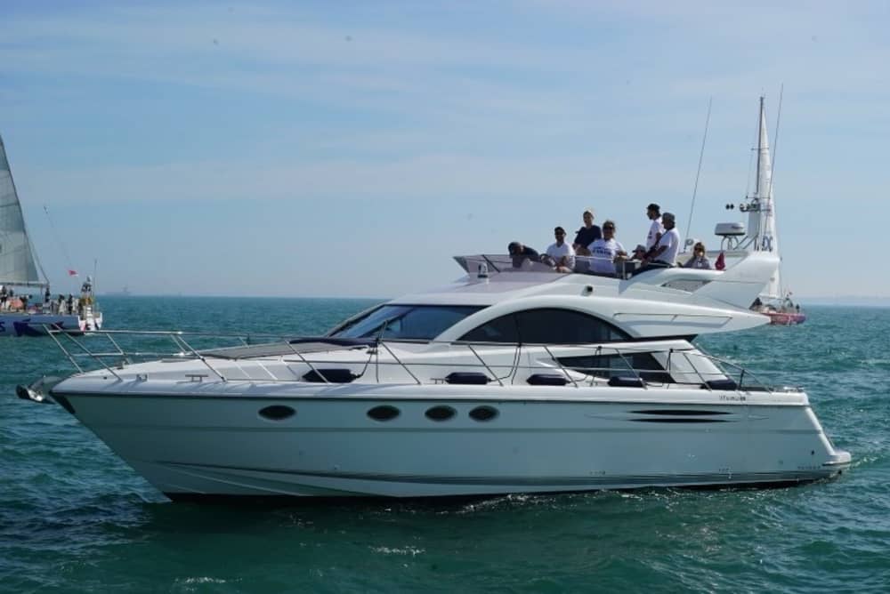 3 timmar och 15 minuter för att utforska Portsmouth på en motorbåt