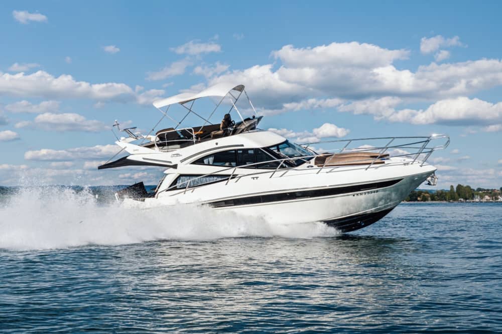 Votre bateau à moteur privé pour une journée autour de Constance