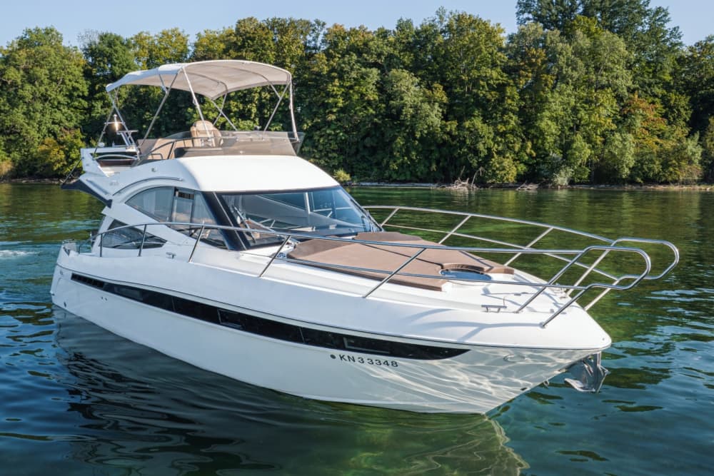 Votre bateau à moteur privé pour une journée autour de Constance