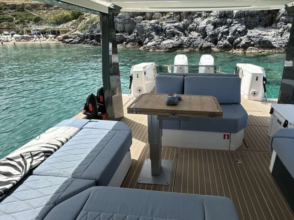 Rilassati su un motoscafo a Rodi per 4 ore