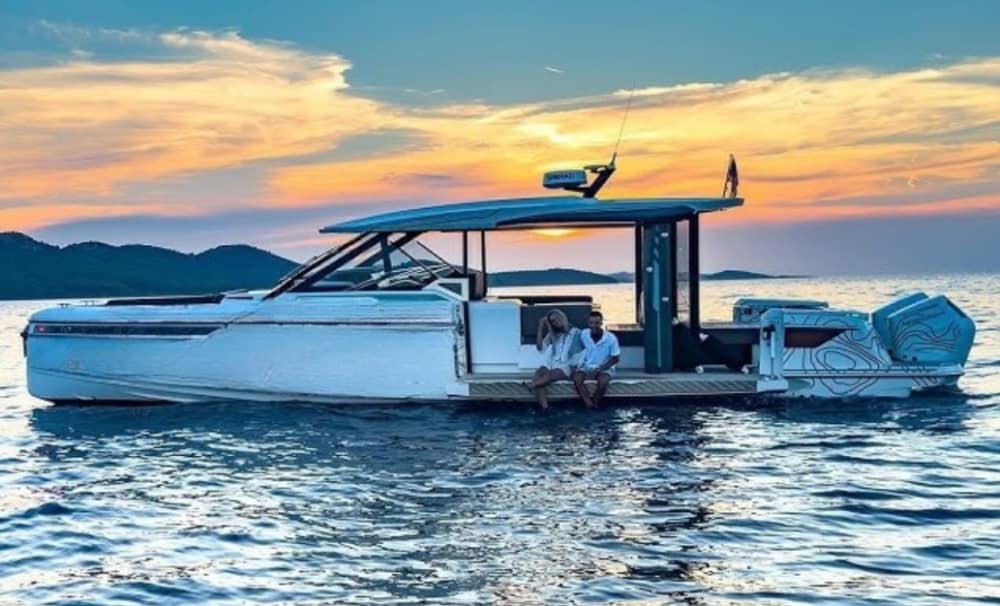 Rilassati su un motoscafo a Rodi per 4 ore