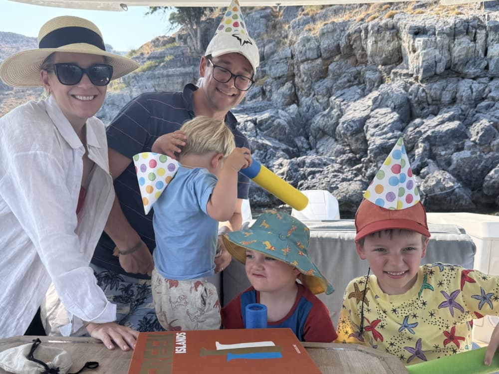 Rilassati su un motoscafo a Rodi per 4 ore