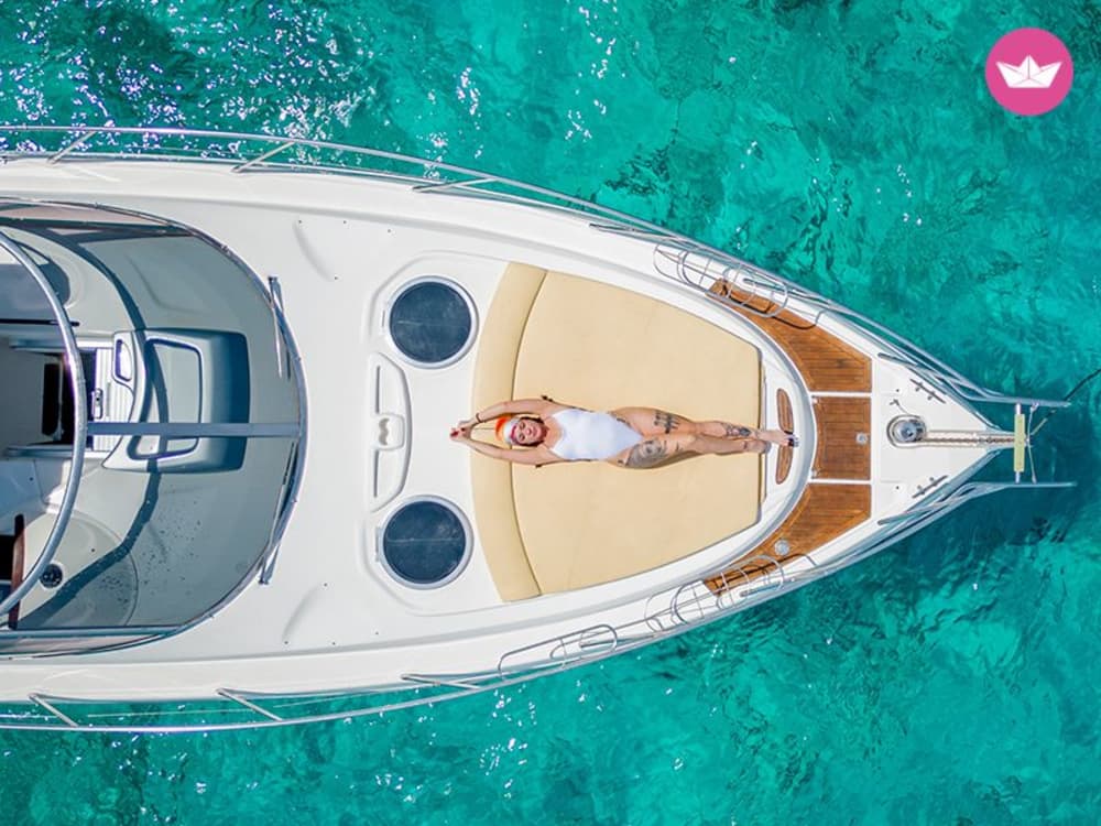 Fête d'anniversaire en bateau (4h) – Musique, lagons et bonne ambiance