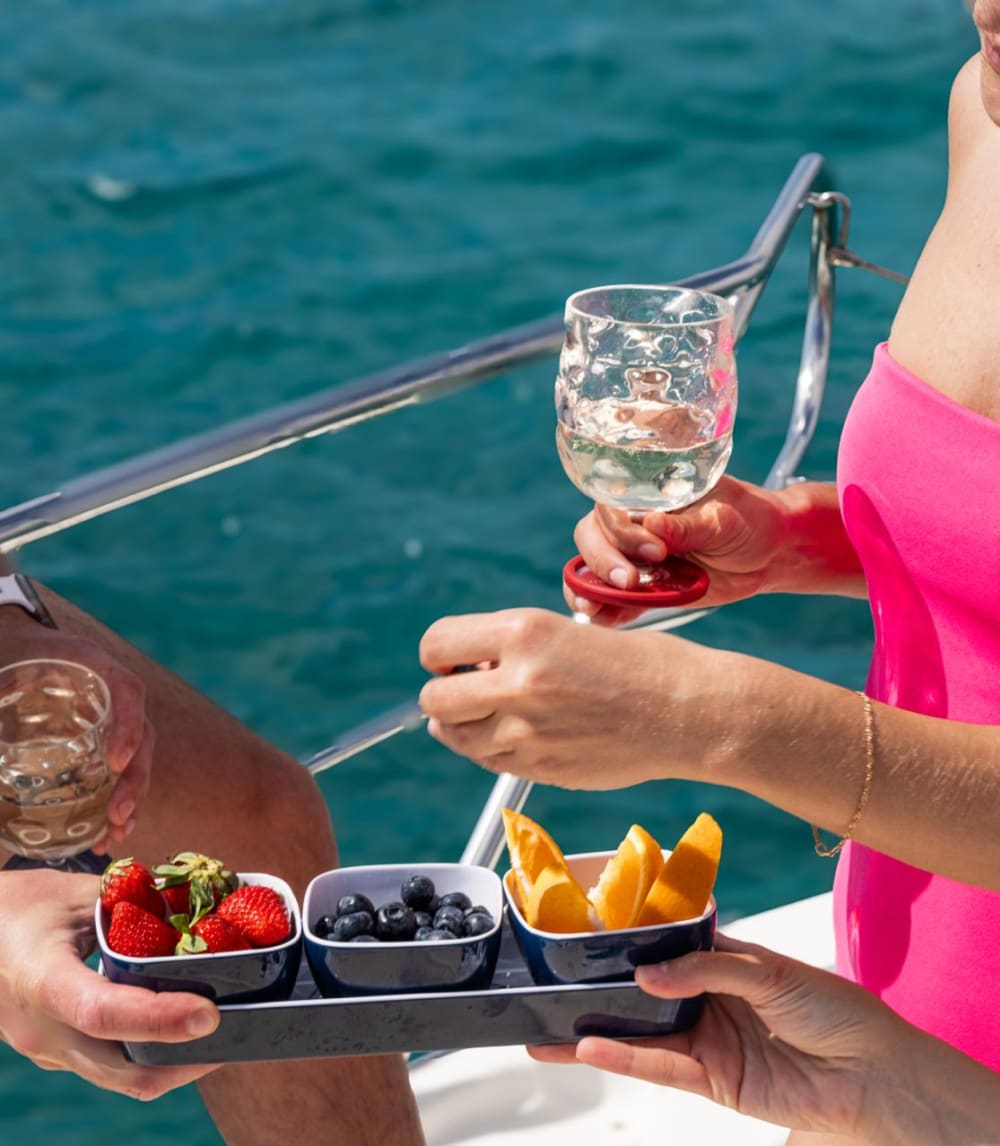 Fête d'anniversaire en bateau (4h) – Musique, lagons et bonne ambiance