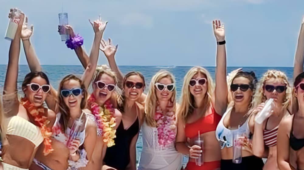 Fête d'anniversaire en bateau (4h) – Musique, lagons et bonne ambiance