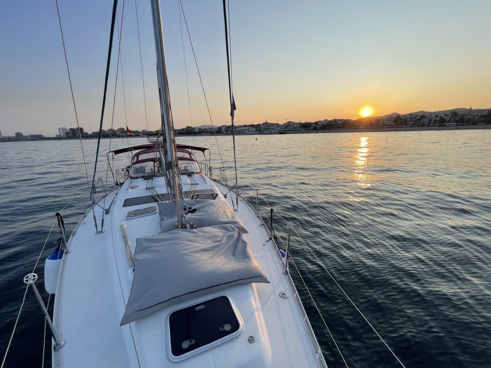 Party Boat en Barcelona: 3 horas de música, mar y diversión