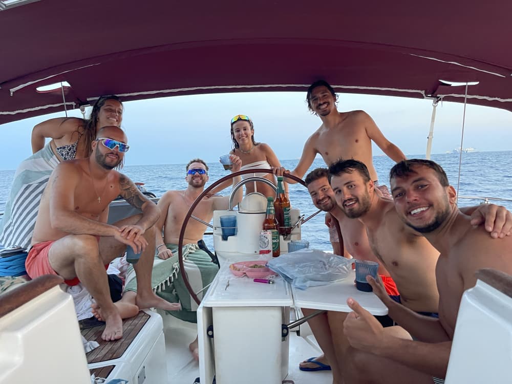 Party Boat en Barcelona: 3 horas de música, mar y diversión