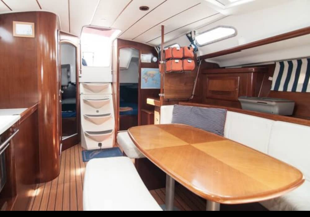 Party Boat en Barcelona: 3 horas de música, mar y diversión