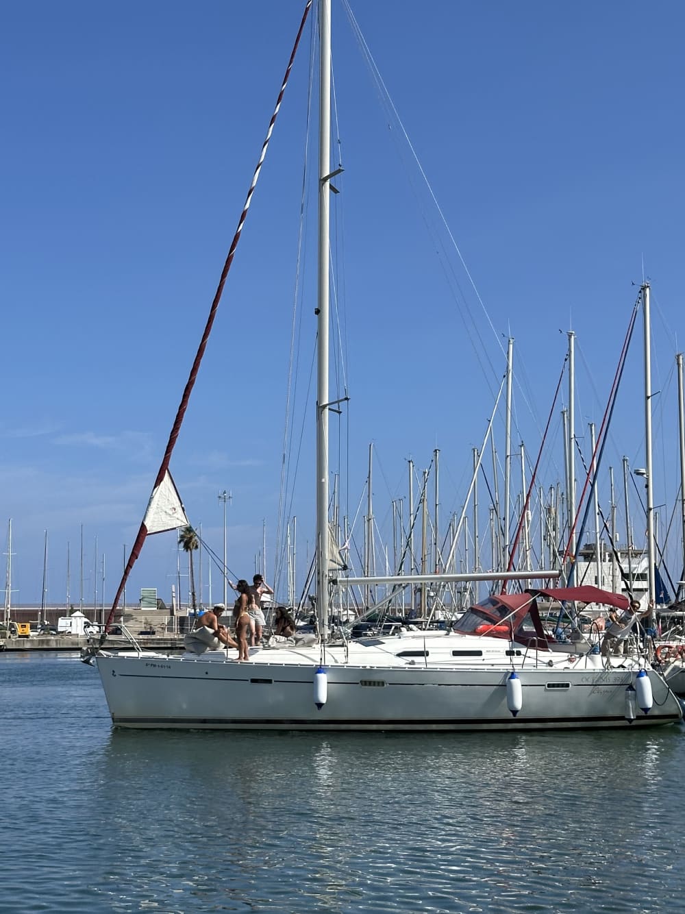 Zeil langs de kust van Barcelona: 3 uur durende zee-ervaring