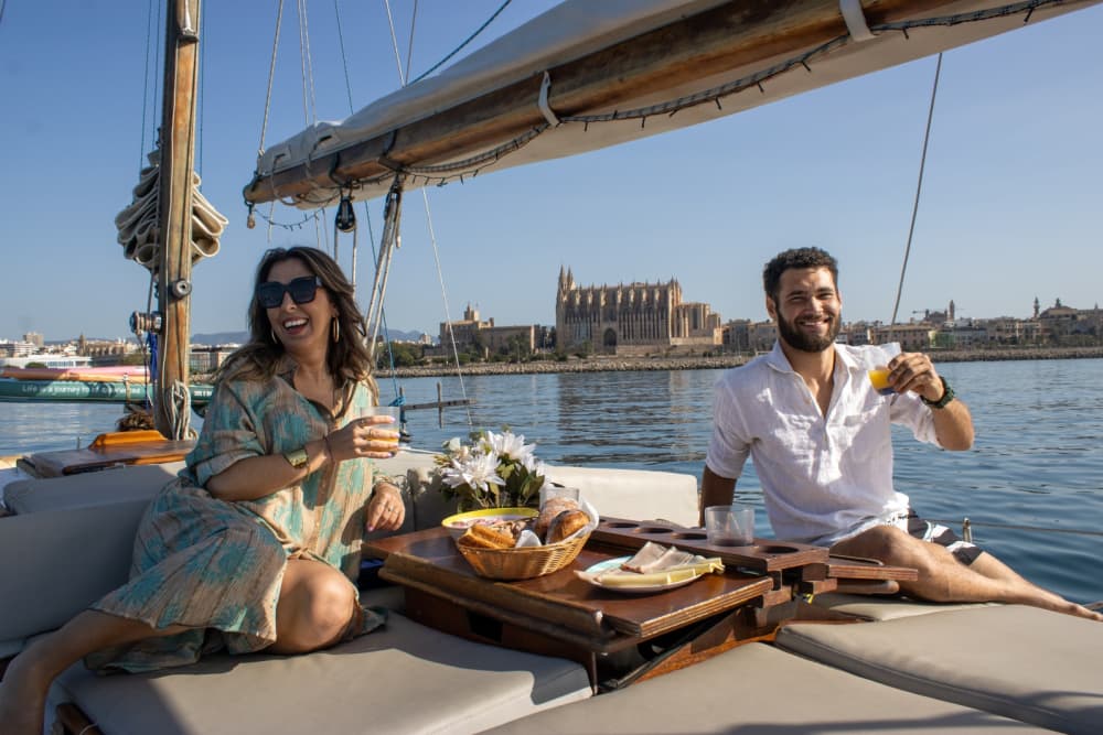 Private sailing excursion. 4-, 6-, and 8-hour tours