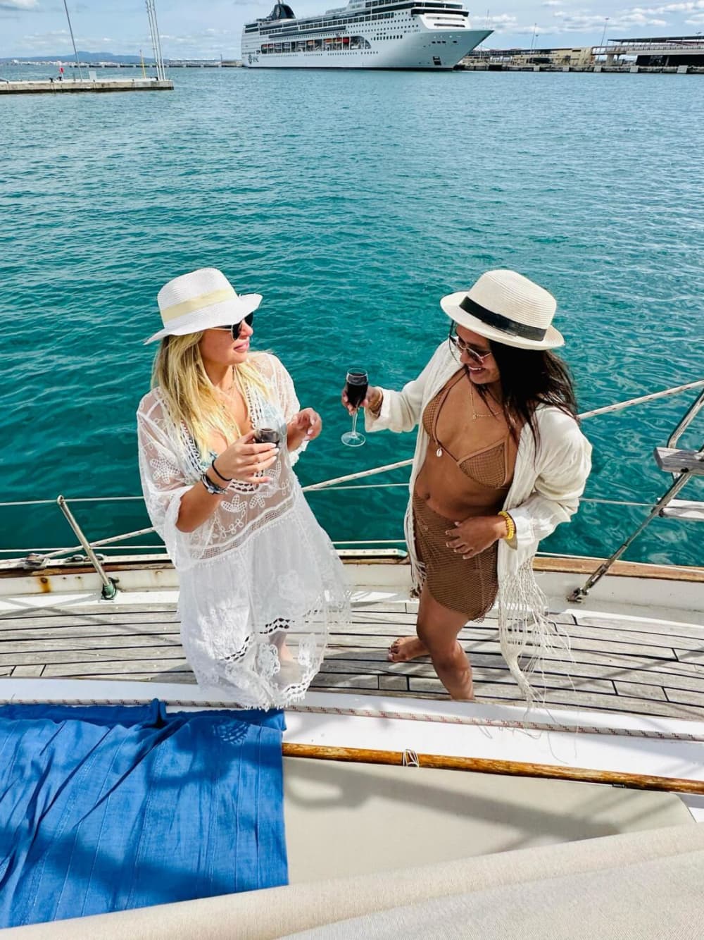 Private sailing excursion. 4-, 6-, and 8-hour tours