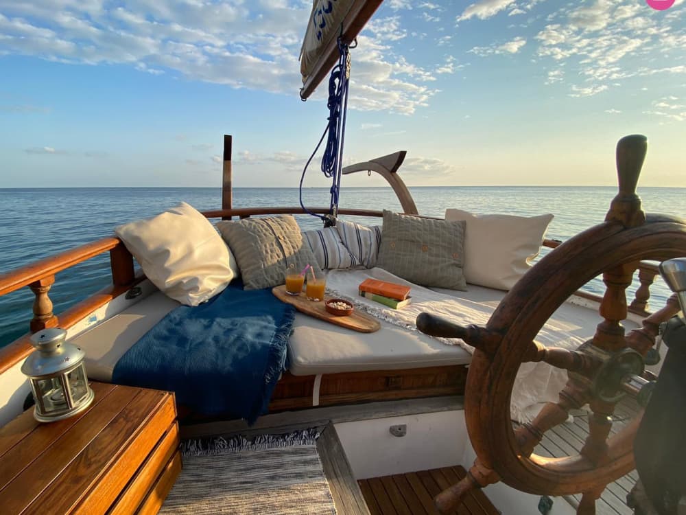 Private sailing excursion. 4-, 6-, and 8-hour tours