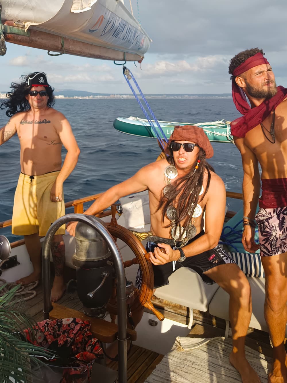 Private sailing excursion. 4-, 6-, and 8-hour tours