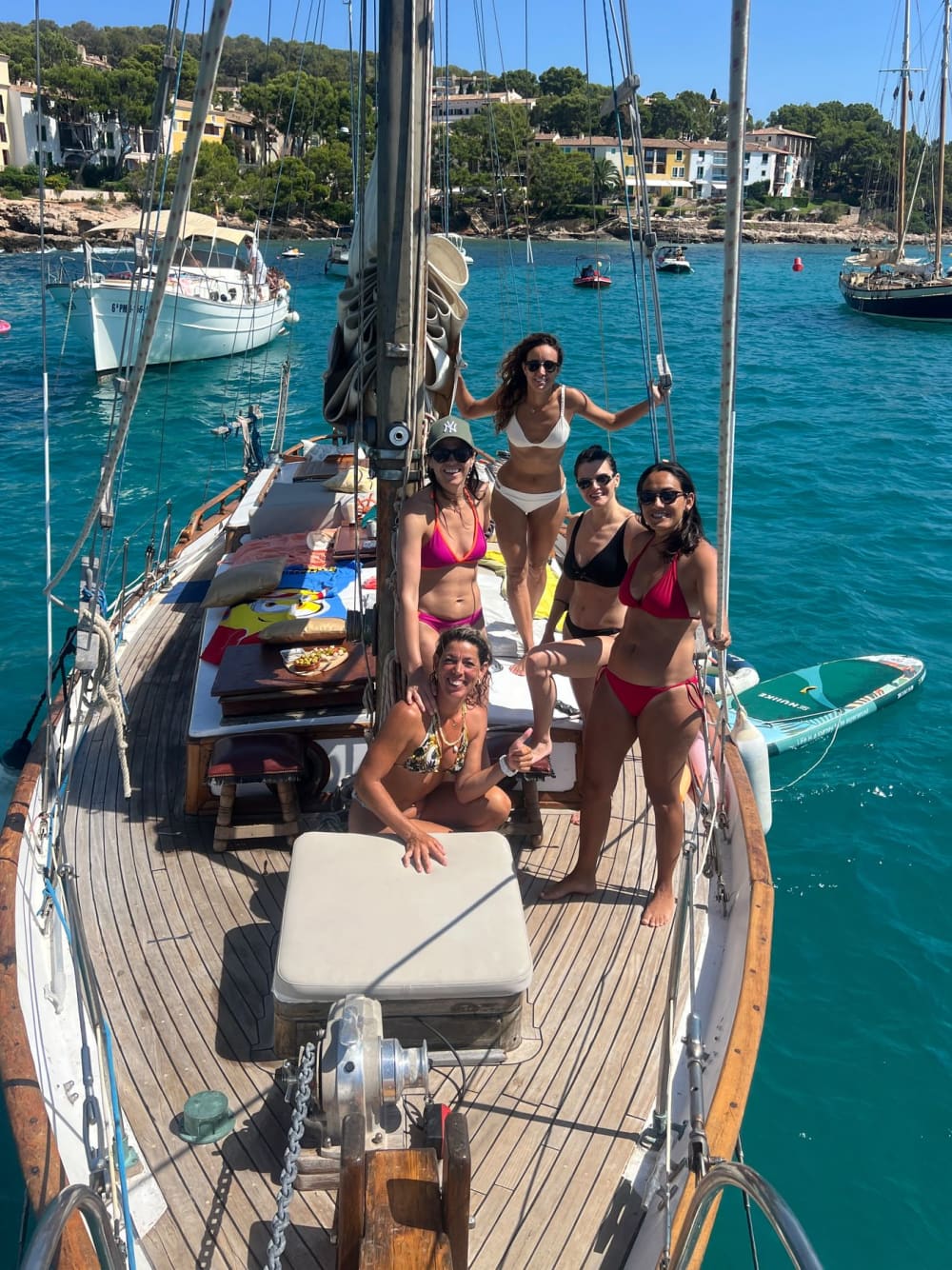 Private sailing excursion. 4-, 6-, and 8-hour tours