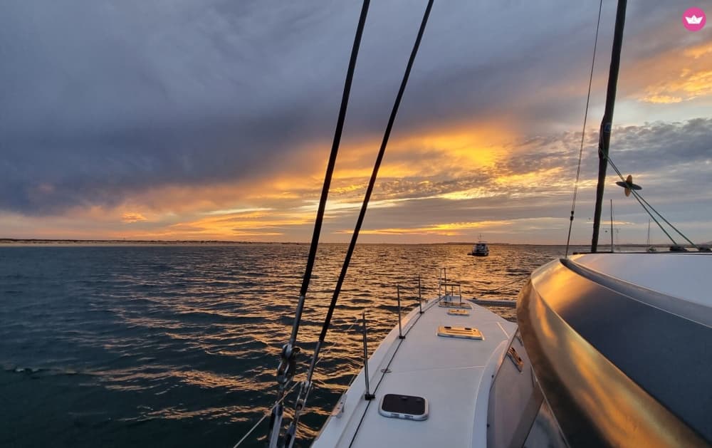 Full-Day Catamaran Cruise Along the Cascais Coast