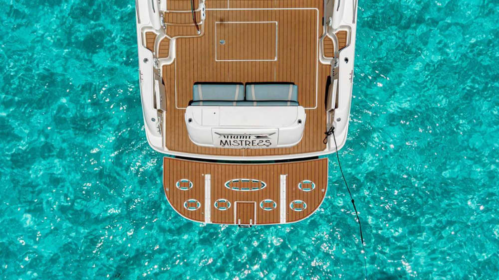 Half-day Cancún discovery: Your short escape on a motorboat
