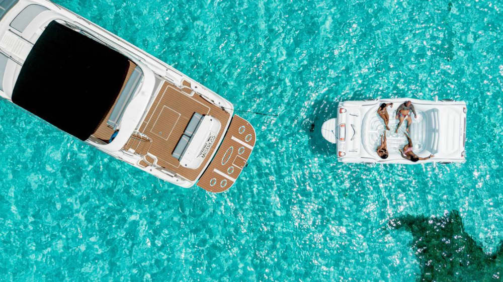 Half-day Cancún discovery: Your short escape on a motorboat