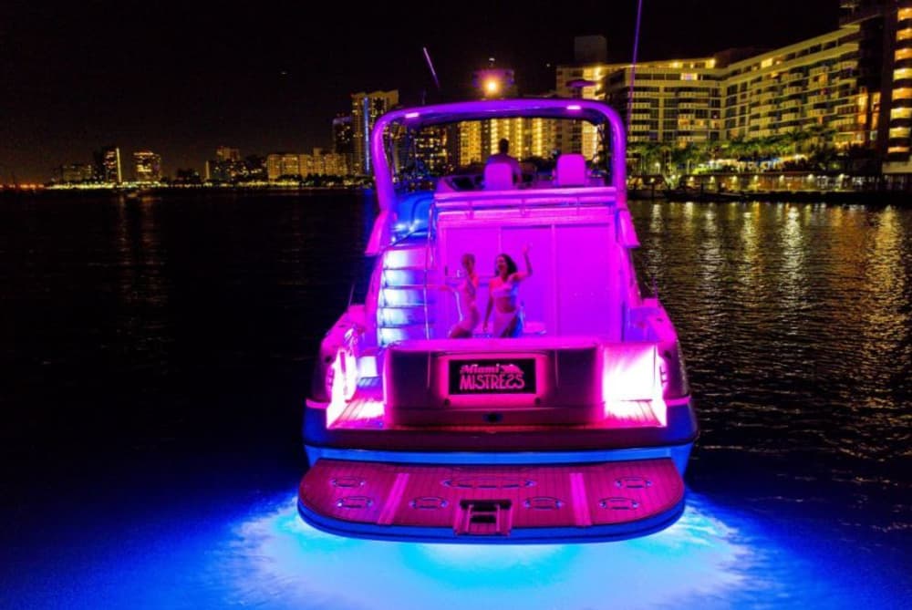 Half-day Cancún discovery: Your short escape on a motorboat