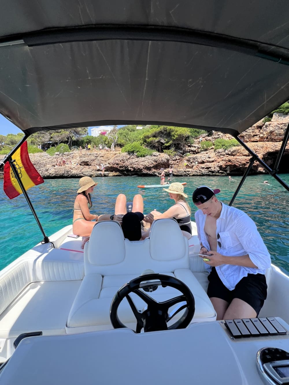 Excursão de barco de meio dia a Cala d'Or – Nade nas enseadas turquesas de Maiorca