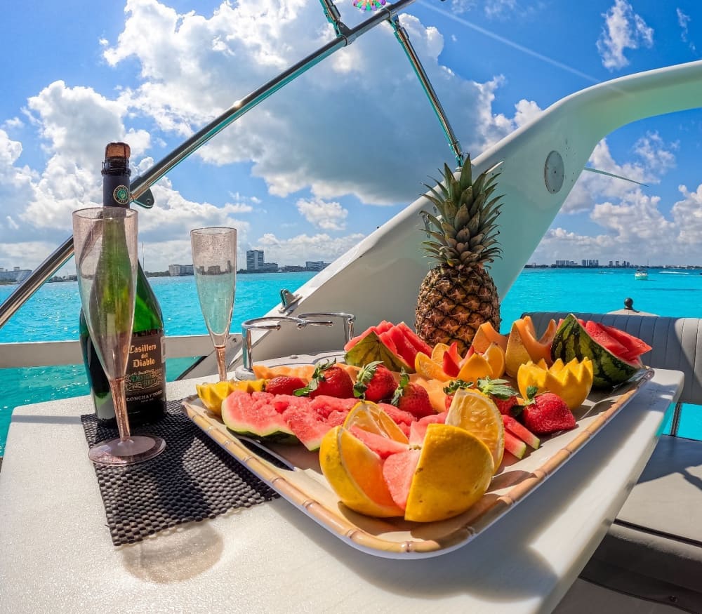2,5 uur zonneschijn rond Cancún op een motorboot