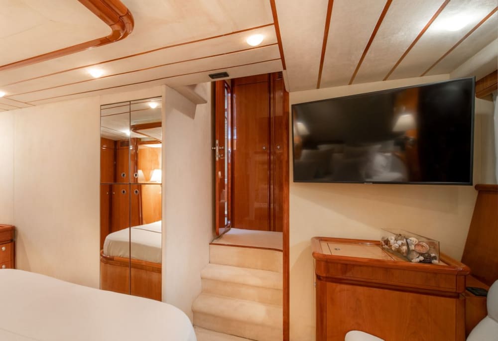 Half-Day Escape to Rhenia & Delos – A Luxurious Cycladic Getaway