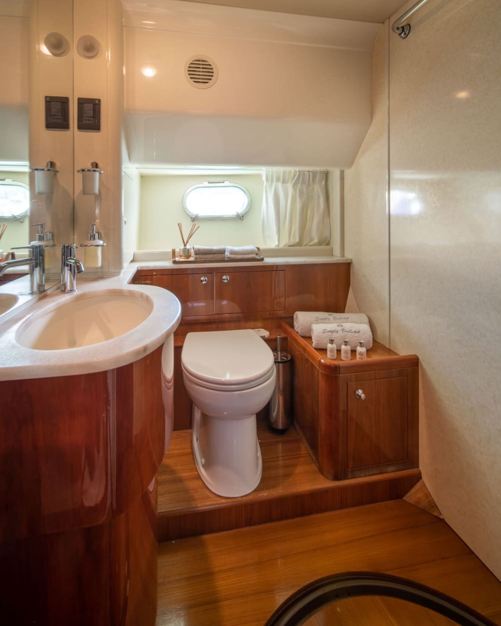 Half-Day Escape to Rhenia & Delos – A Luxurious Cycladic Getaway