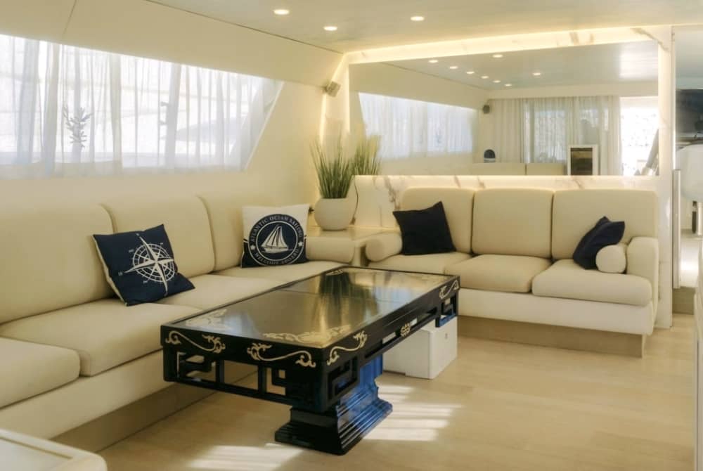 Boat party on a luxury yacht between Capri and Positano for up to 40 people.