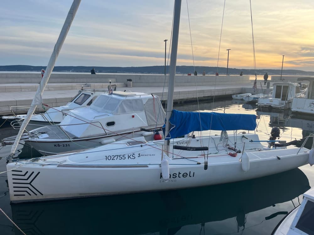 Full-day sailing trip in Kaštel Stari / Split on a sailboat Beneteau First 7,5m