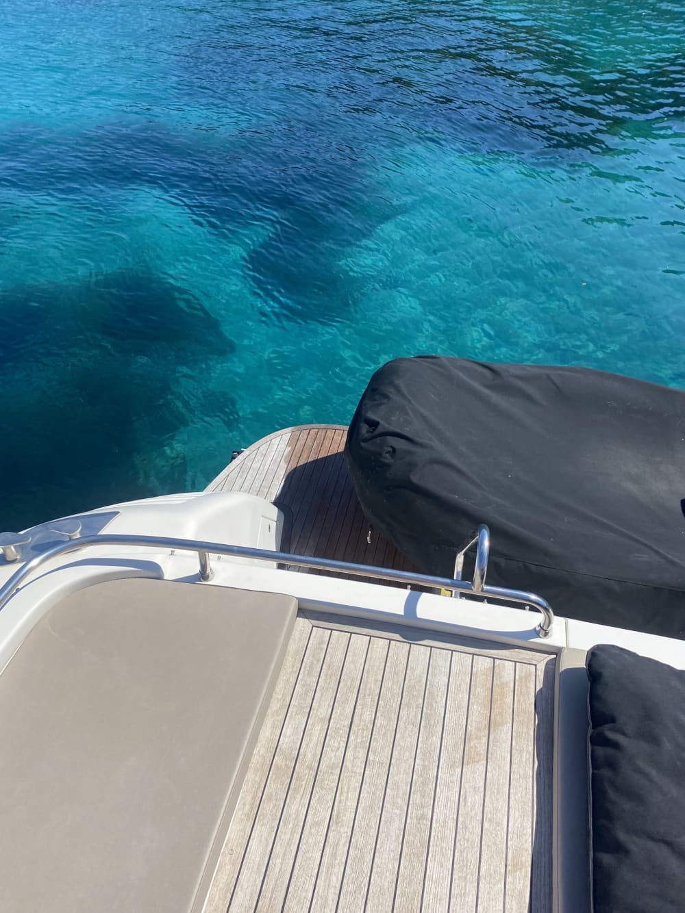 En skräddarsydd Milazzo-resa: En heldag fylld av magi på en motoryacht