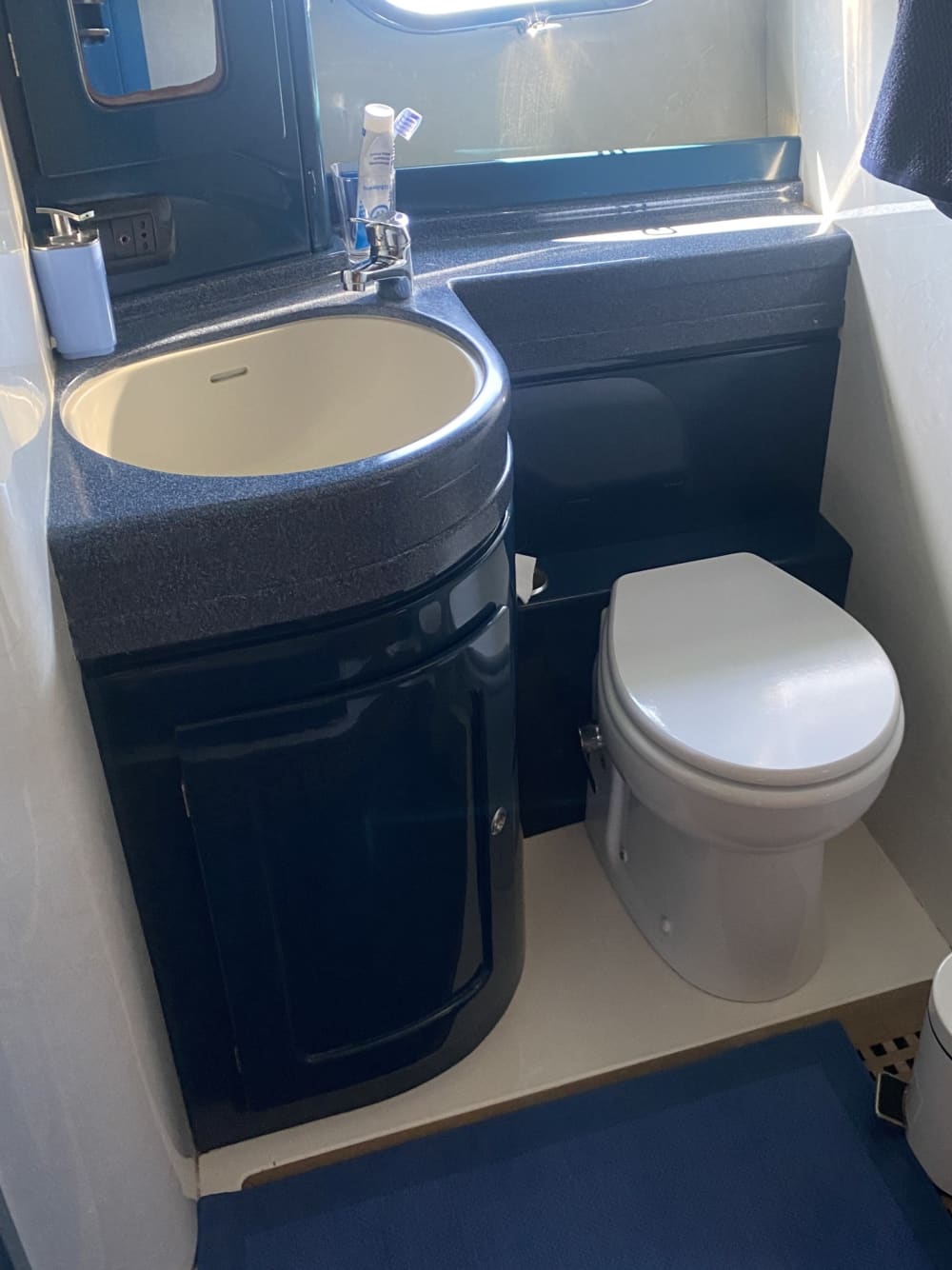 En skräddarsydd Milazzo-resa: En heldag fylld av magi på en motoryacht