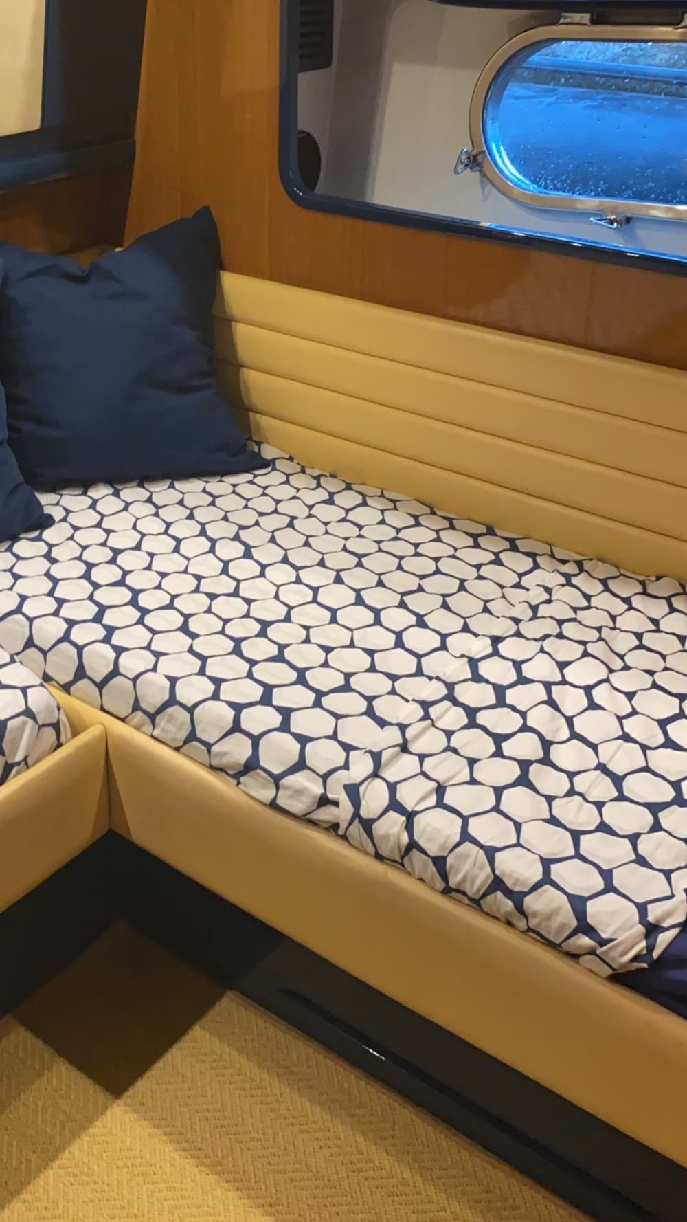 En skräddarsydd Milazzo-resa: En heldag fylld av magi på en motoryacht