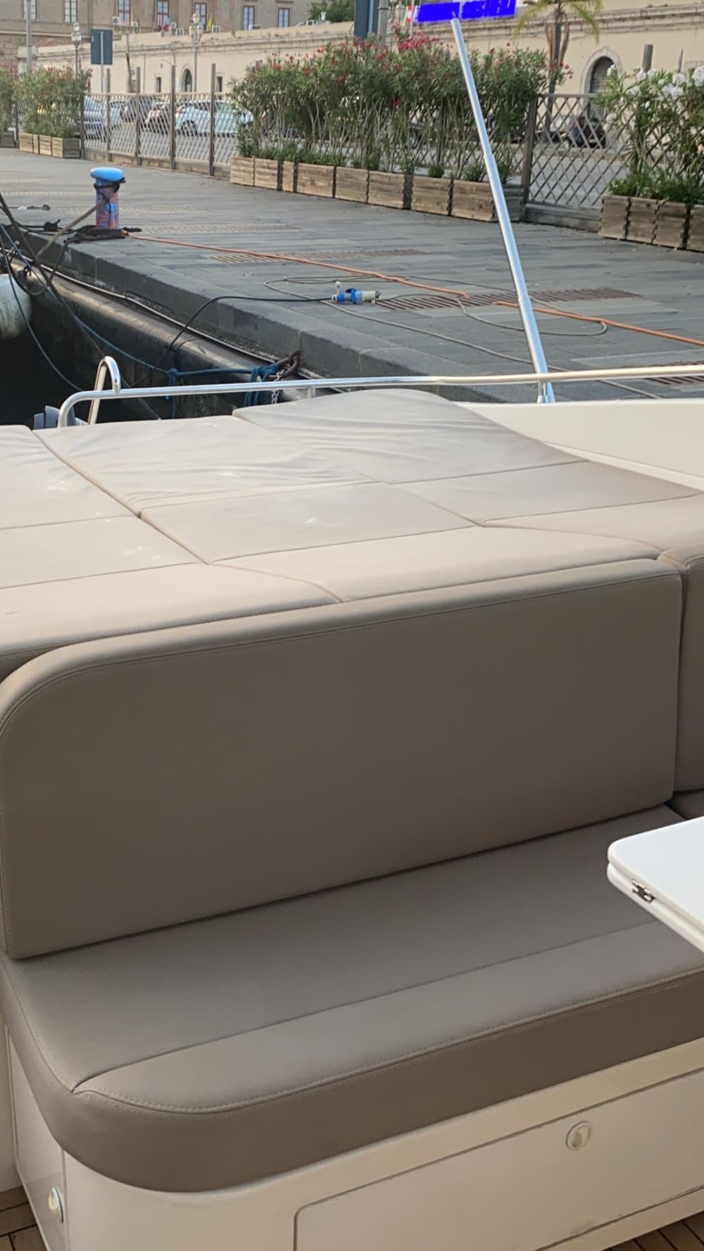 En skräddarsydd Milazzo-resa: En heldag fylld av magi på en motoryacht