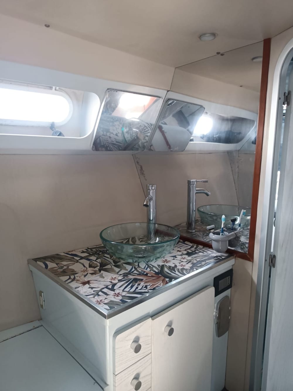 Ein Tag auf einem Boot entlang der Maratea-Küste