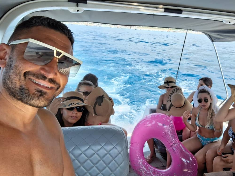 Ein Tag auf einem Boot entlang der Maratea-Küste