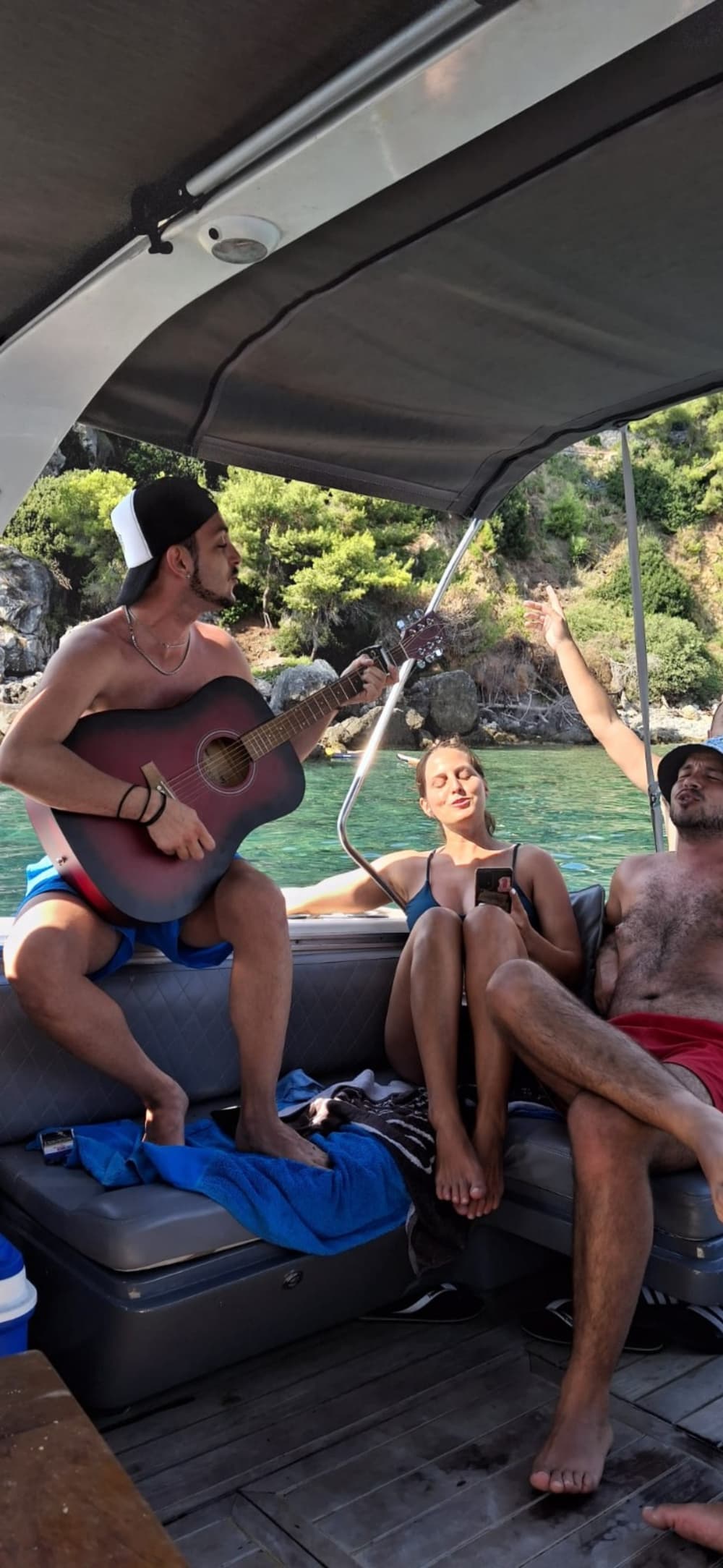 Ein Tag auf einem Boot entlang der Maratea-Küste