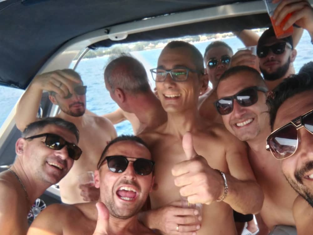 Ein Tag auf einem Boot entlang der Maratea-Küste